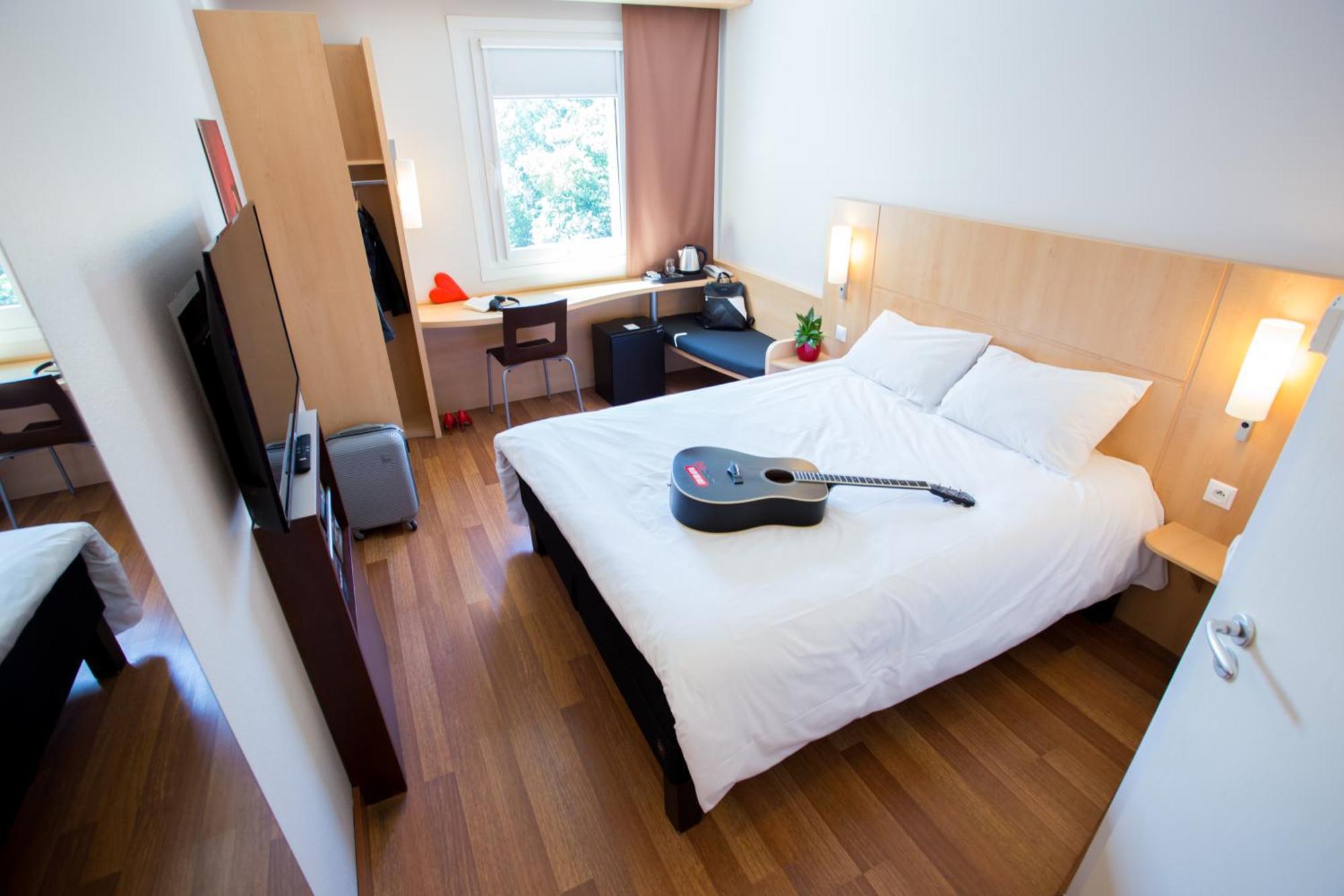 ไอบิส เปอเซน Hotel เปิลเซน ภายนอก รูปภาพ